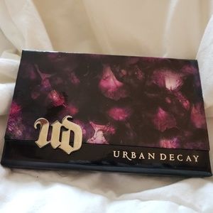 Urban Decay Shadow Box Palette (FREE MASK!)